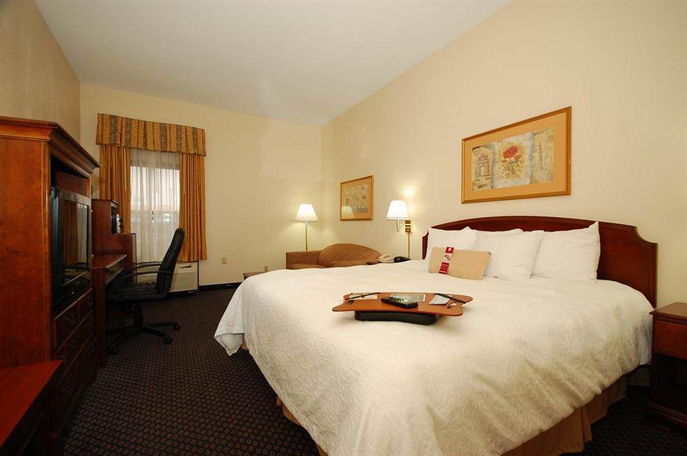 Hampton Inn Petersburg-Fort Gregg Adams Esterno foto